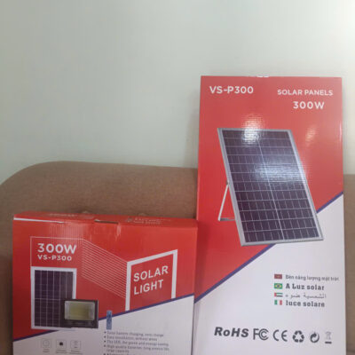 Đèn pha năng lượng mặt trời VS-P300 300W